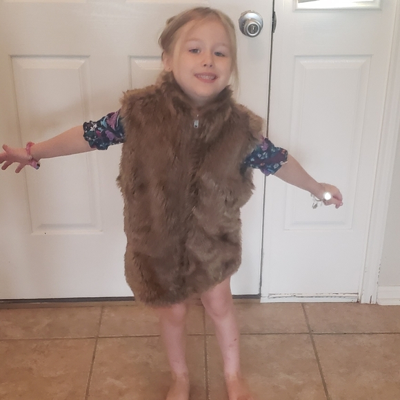 Justice 12/14 brown faux fur vest zip up - Picture 10 of 15